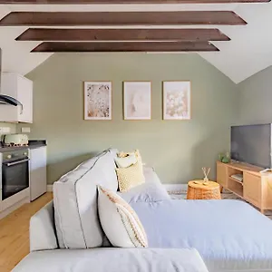 St Apartment
