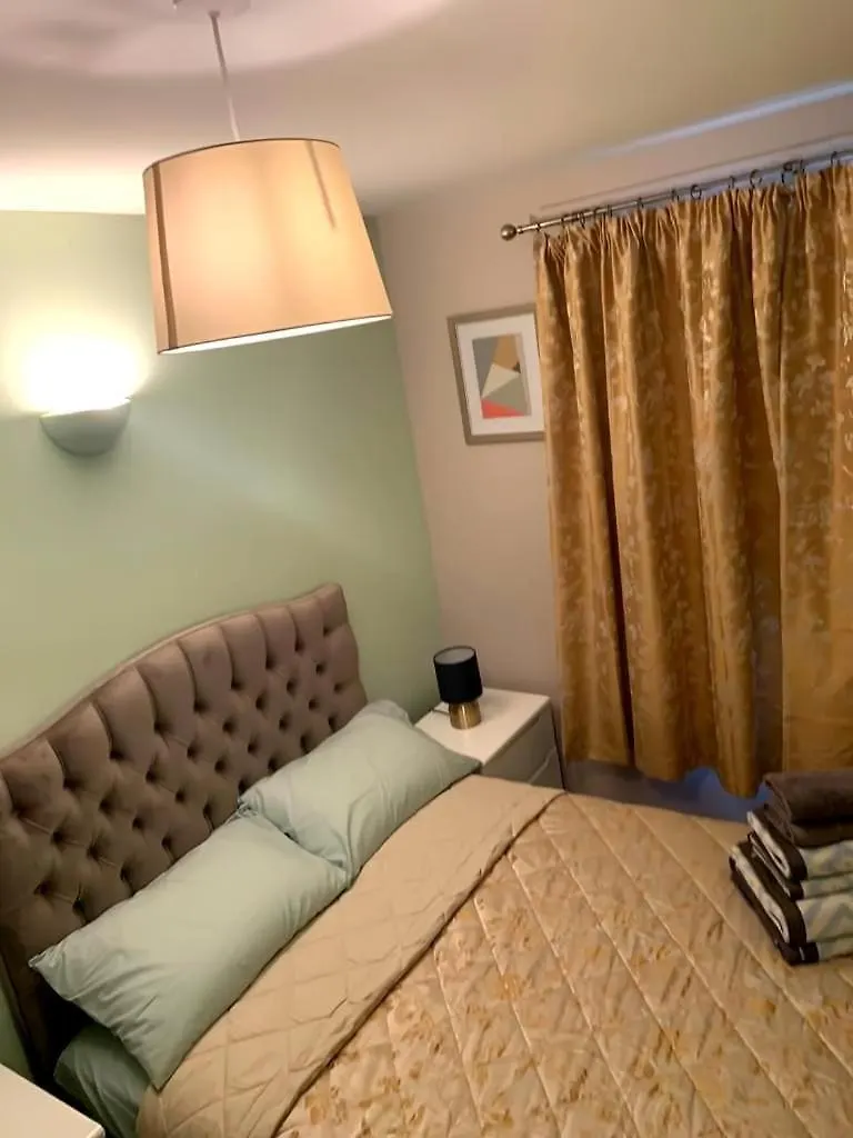 Apartment 2 Double Bedroom Flat In The Heart Of Cheltenham
