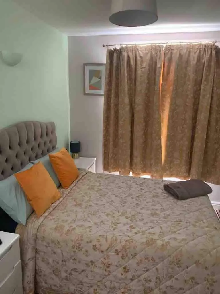 2 Double Bedroom Flat In The Heart Of Cheltenham